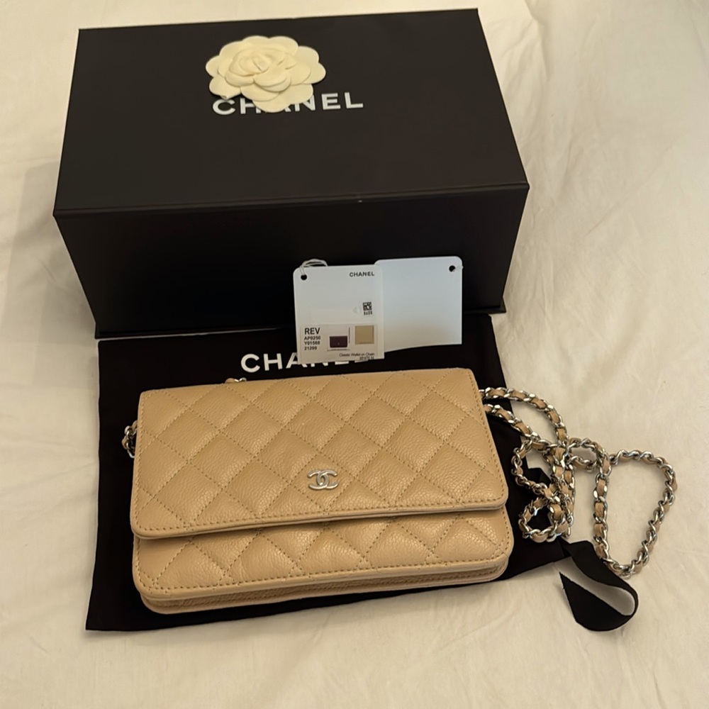 Chanel Wallet on chain Classic Beige worn once comes complete giftable set